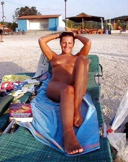 25P Sexy Wife With Glasses
