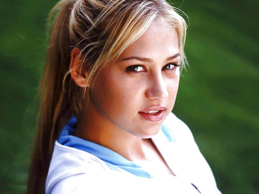 25P Anna Kournikova Sexy Tennis Queen