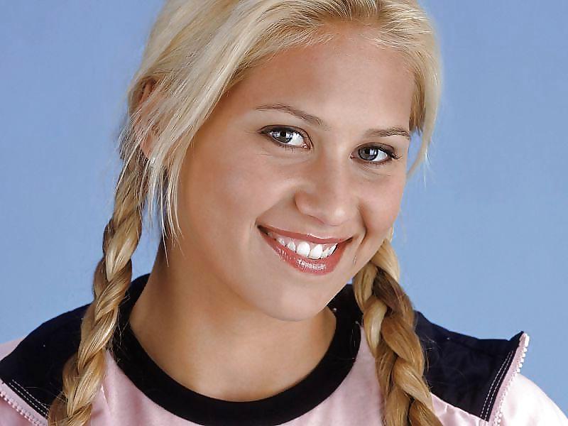 25P Anna Kournikova Sexy Tennis Queen