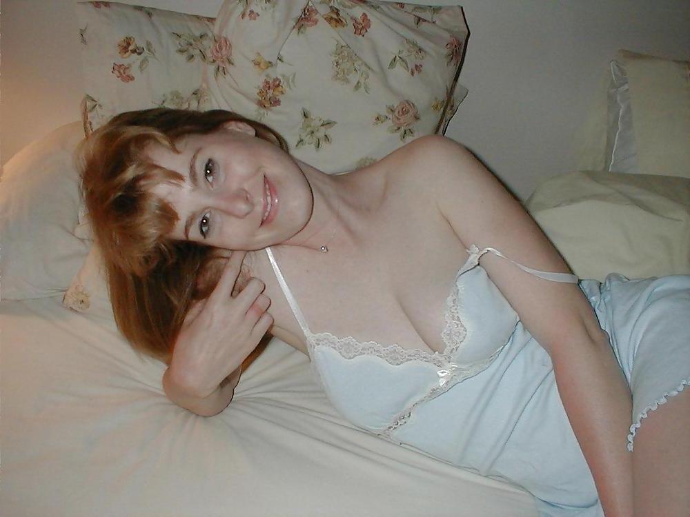 25P Cute Redhead MILF