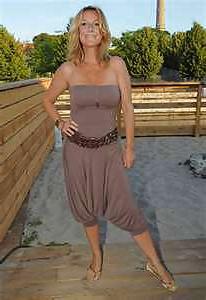 25P Sexy MILF Feet 