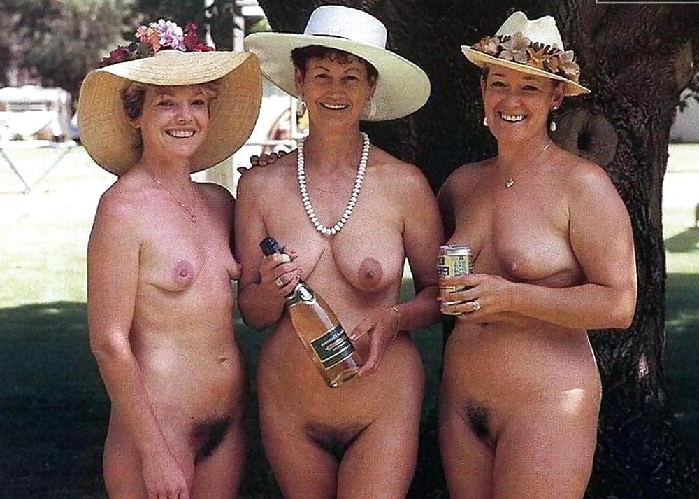 25P Cute Nudism