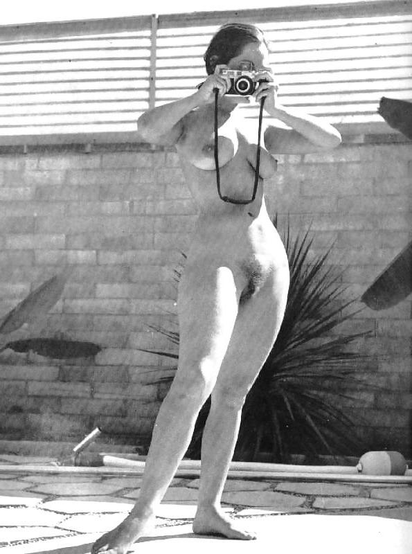 25P Cute Nudism