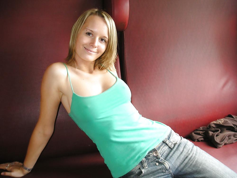25P Hot Teen Exposed In Public
