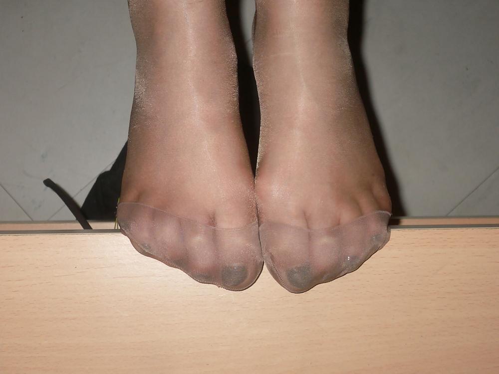 24P Stinky feet in nylon