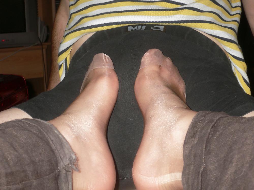 24P Stinky feet in nylon