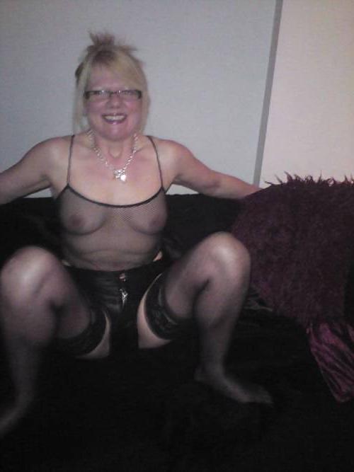 25P I Love Real White Mature Women Pt. 11