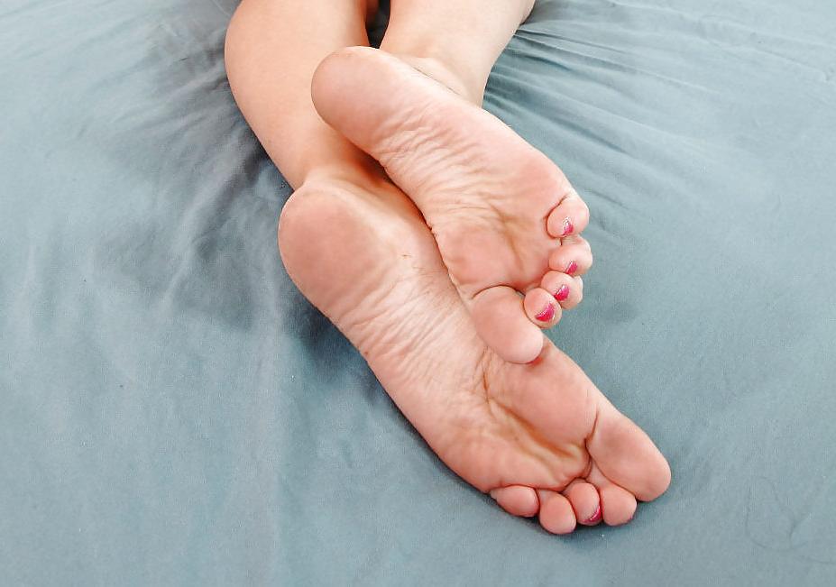 25P Milf feet 7