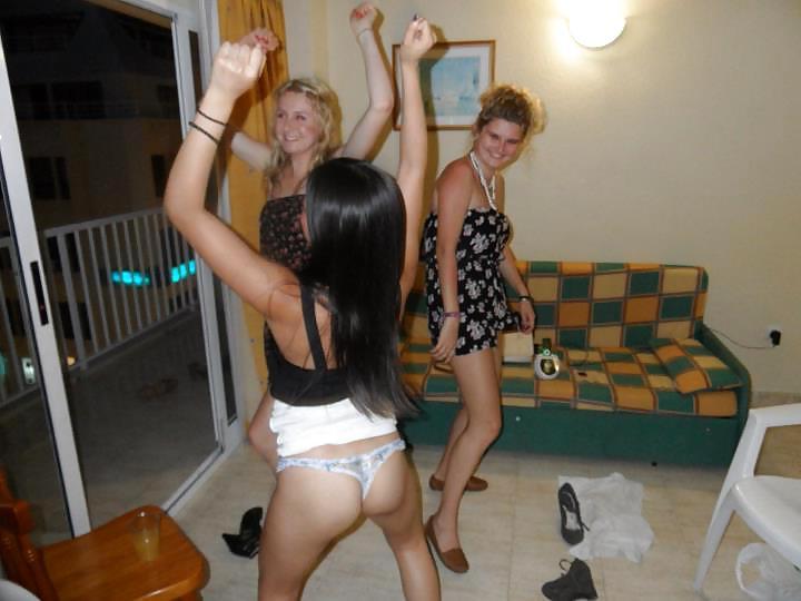 25P British Sluts On Holiday