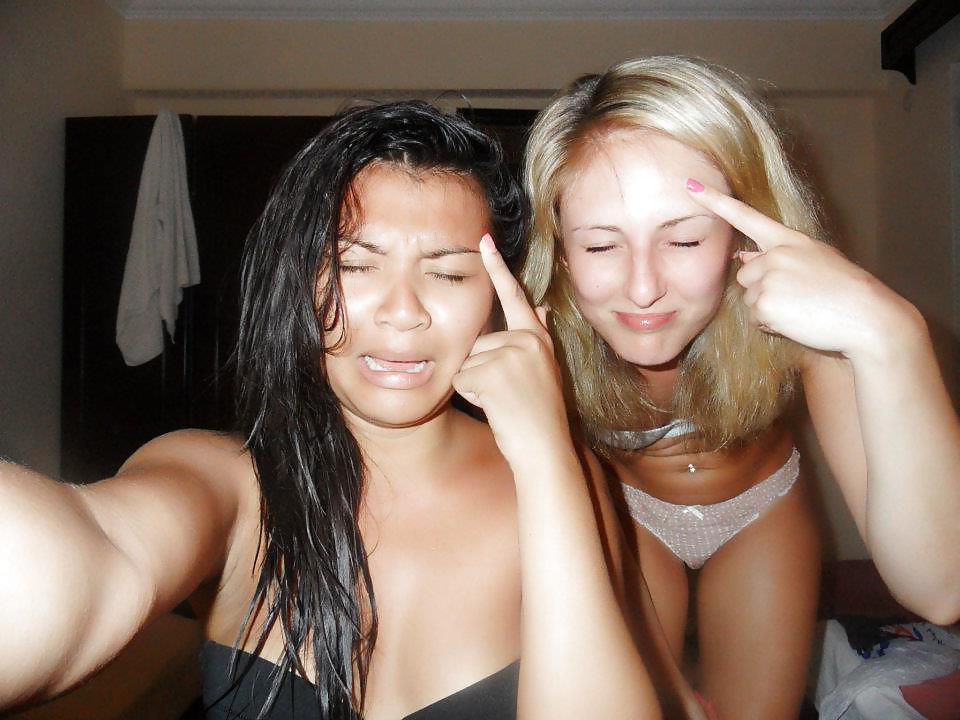 25P British Sluts On Holiday