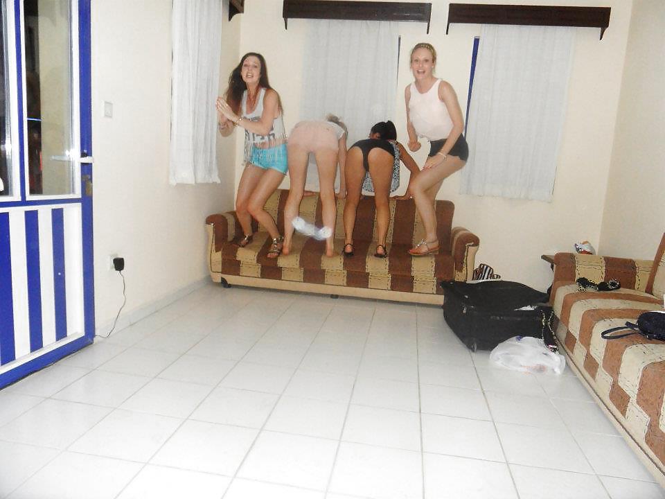 25P British Sluts On Holiday