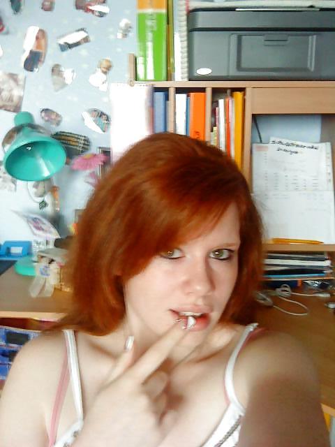 4P Rothaarige Teenie-Schlampe
