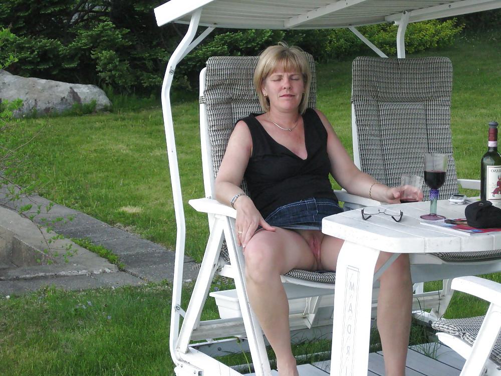 19P Teens and Matures flashing in public - N. C. 