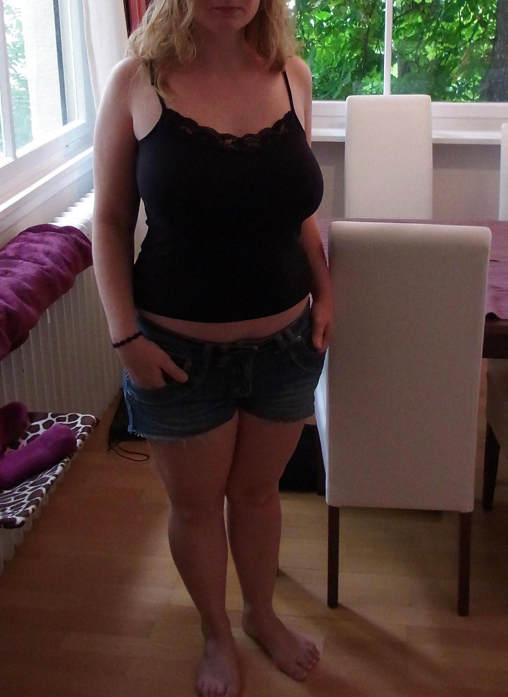 19P Chubby redhead Part4 in Hotpants and showing her saggy tits