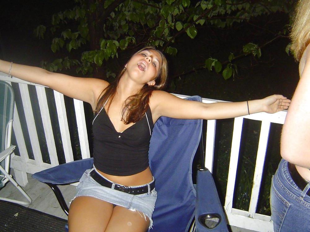 24P UPSKIRTS FOR REAL VOYEURS I