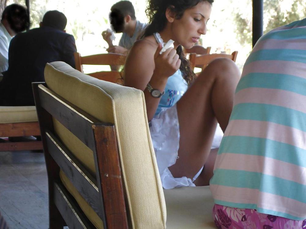 24P UPSKIRTS FOR REAL VOYEURS I