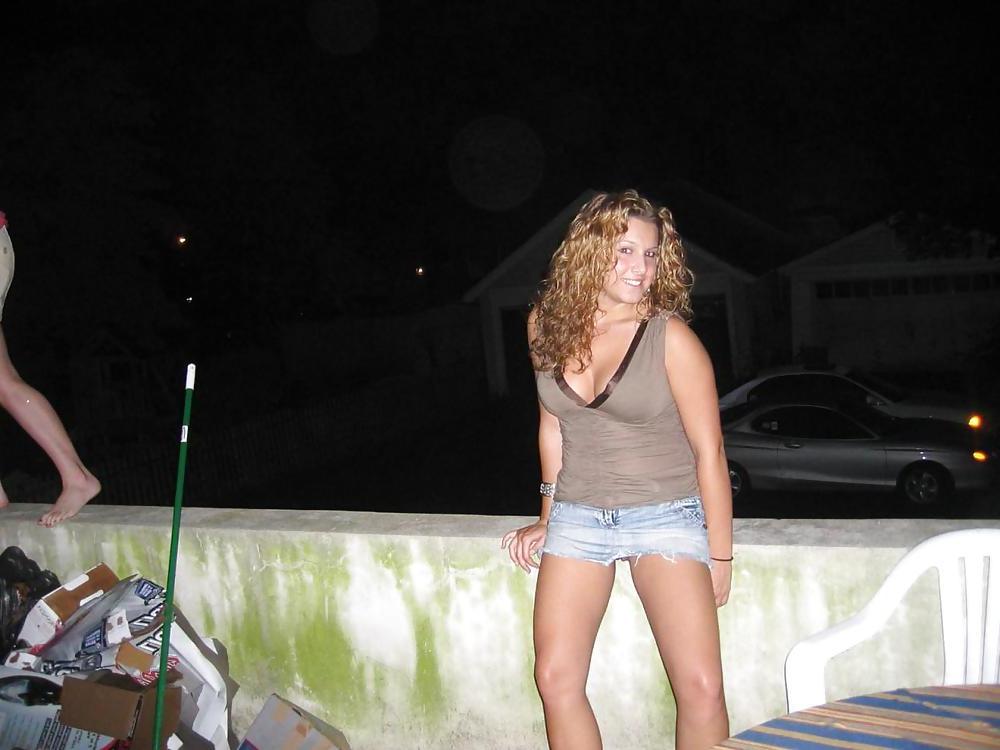 24P UPSKIRTS FOR REAL VOYEURS I