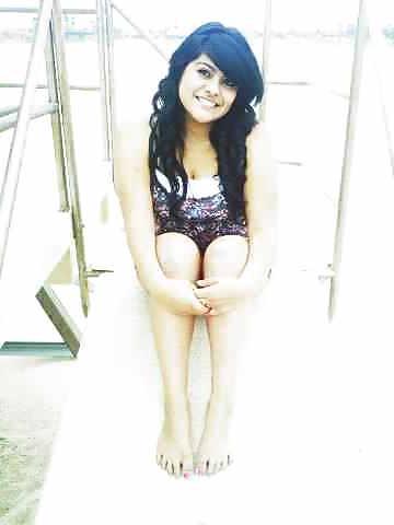 25P Random mexican teen feet & non-porn