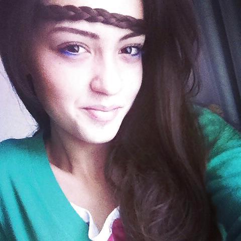 25P Please cum or cock this hot bitch and her big round ass