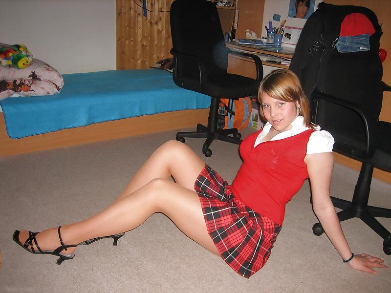 24P Young and sweet legs and feet