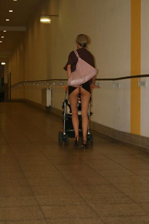 13P Upskirt Mums