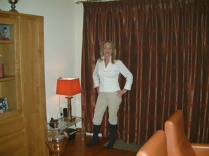 8P Lilly horny mature mom from hyves