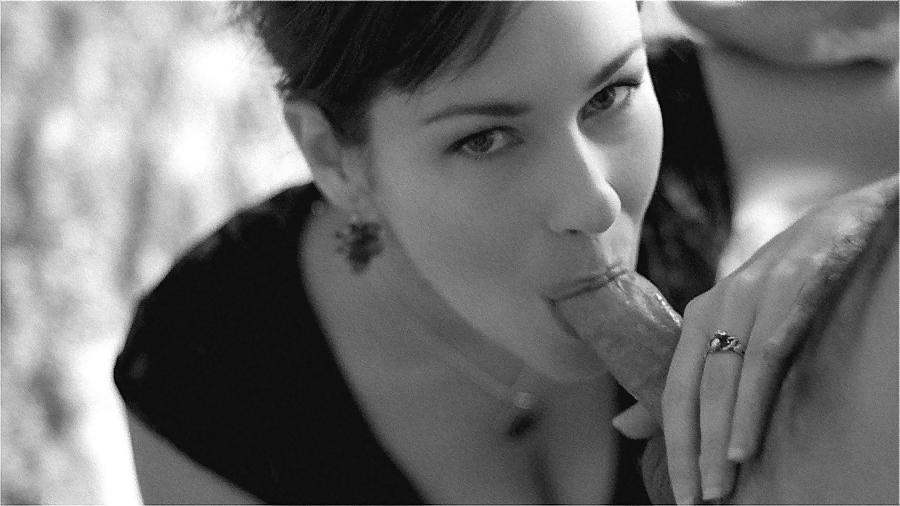 22P Erotic Art Gallery