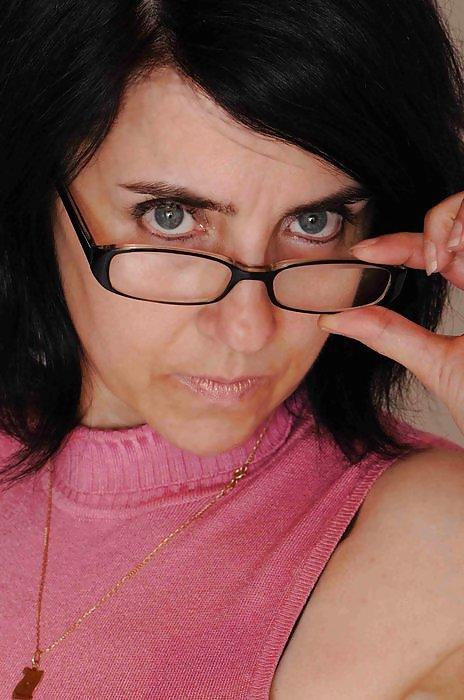 25P Skinny Mature in Glasses