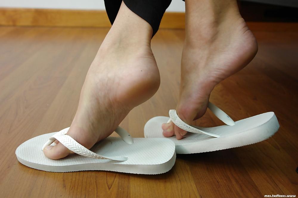 23P Flip Flops 2 - Feet