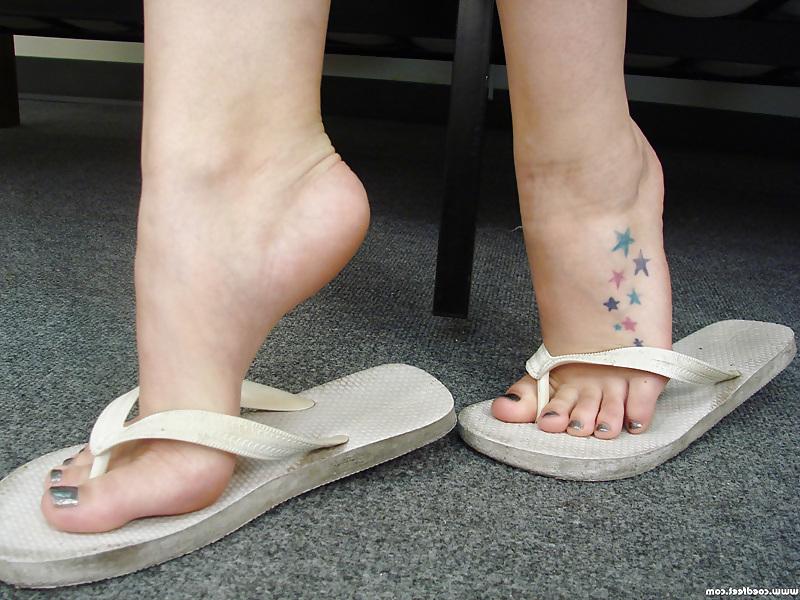 23P Flip Flops 2 - Feet