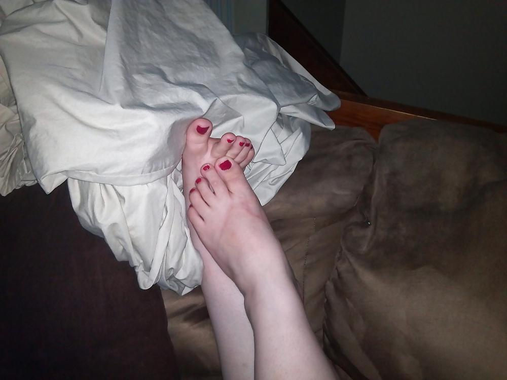 19P Wife's sexy feet, tits, and pussy