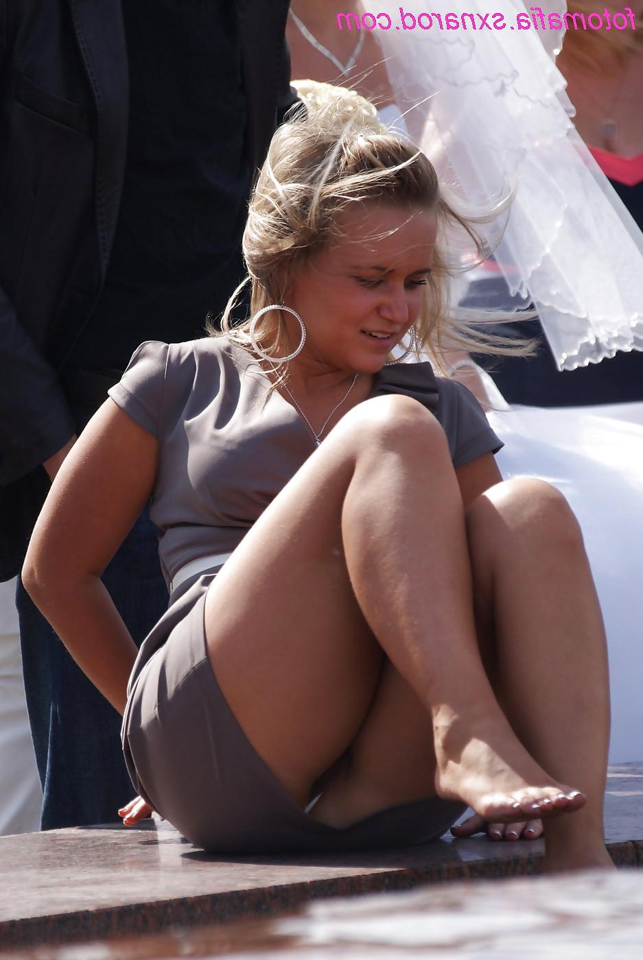 25P UPSKIRT IN PUBLIC