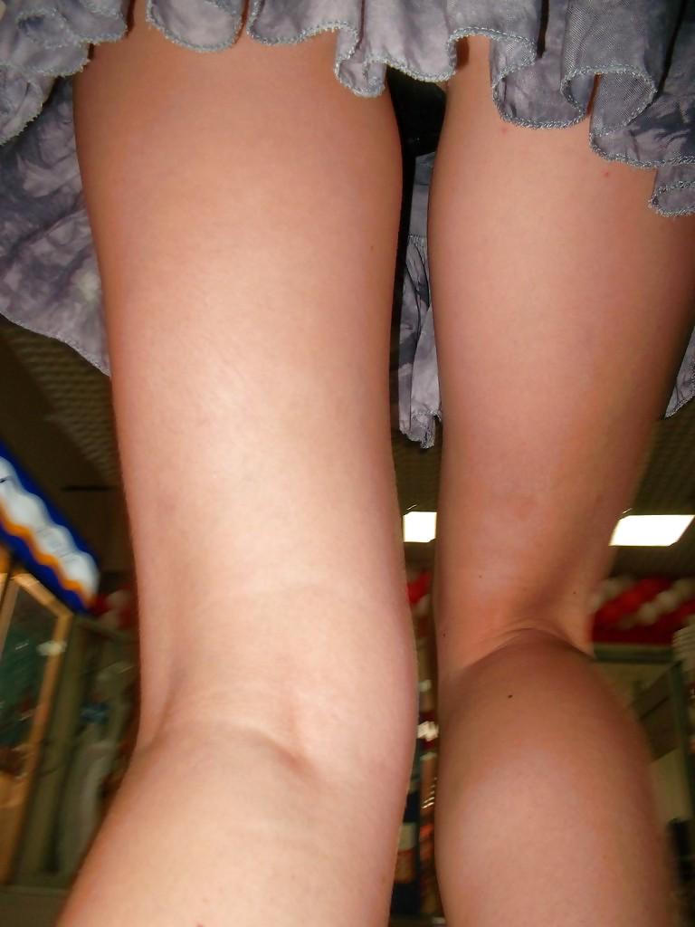 25P UPSKIRT IN PUBLIC