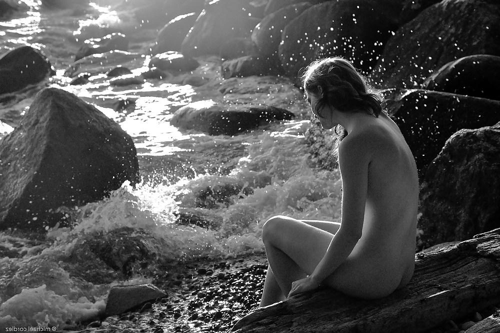 25P Anna's Artistic Nudes!