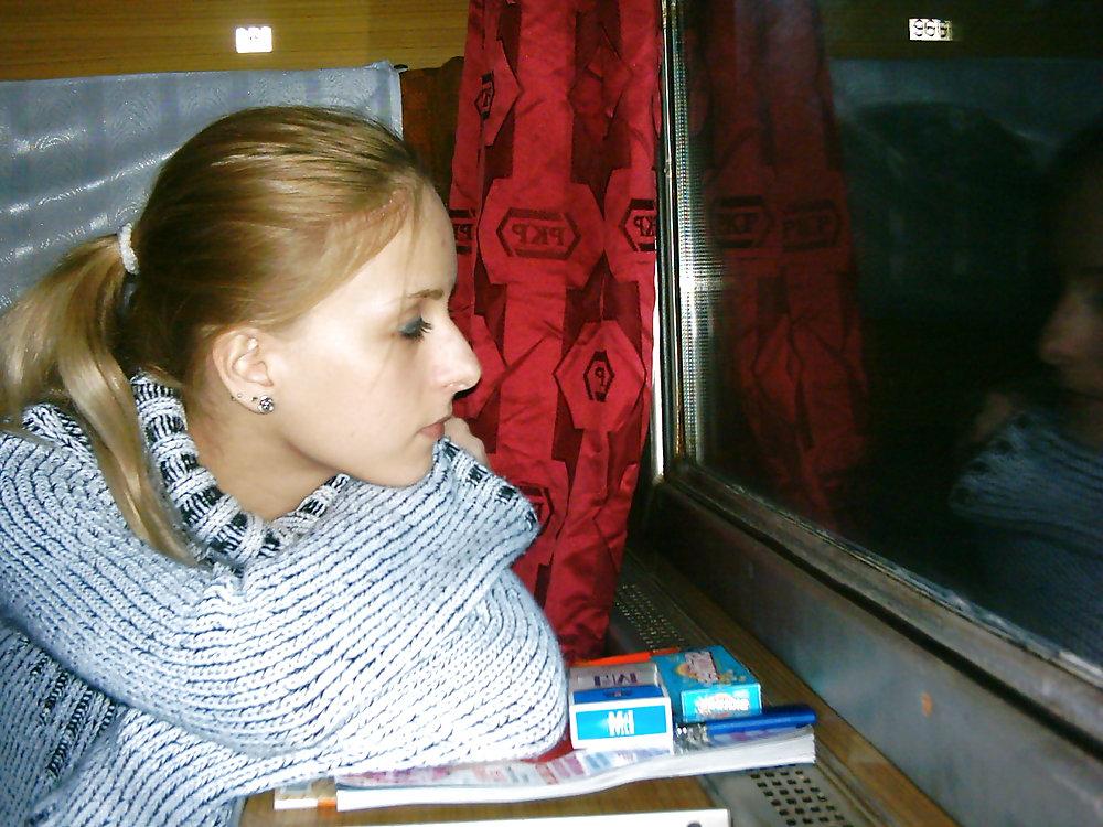 24P Cute blonde amateur gf facial