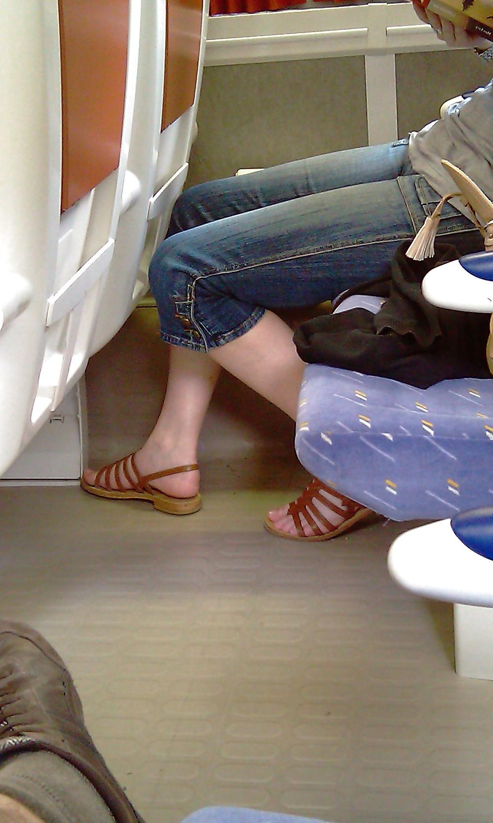25P Candid feet annie train