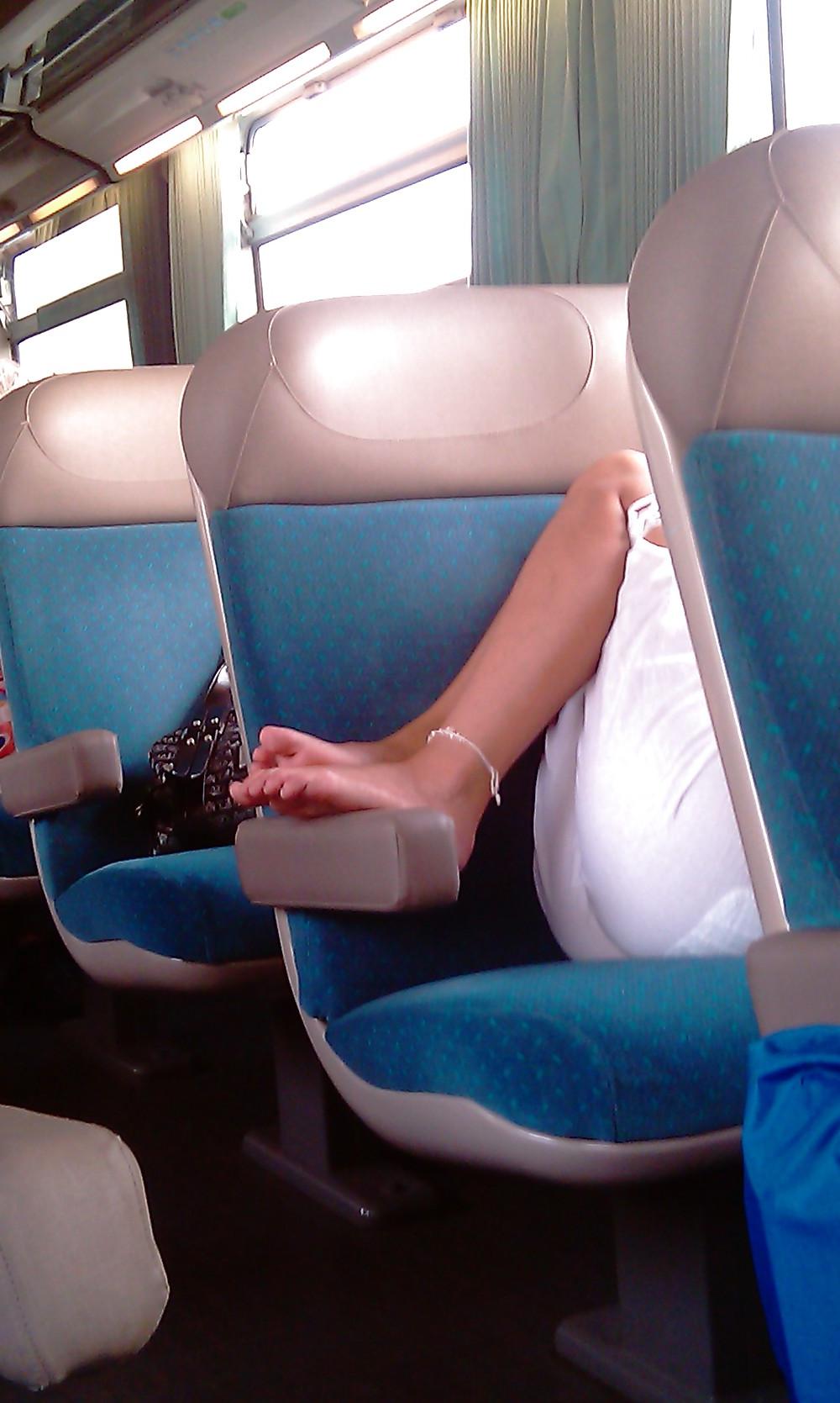 25P Candid feet annie train