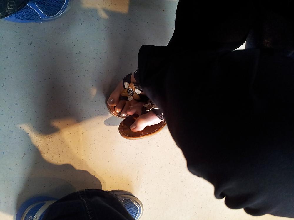25P Candid feet annie train