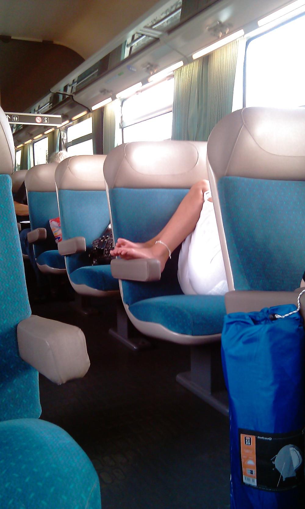 25P Candid feet annie train