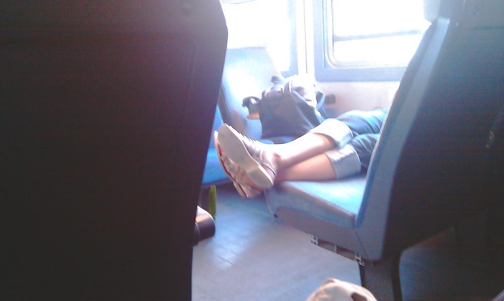 25P Candid feet annie train