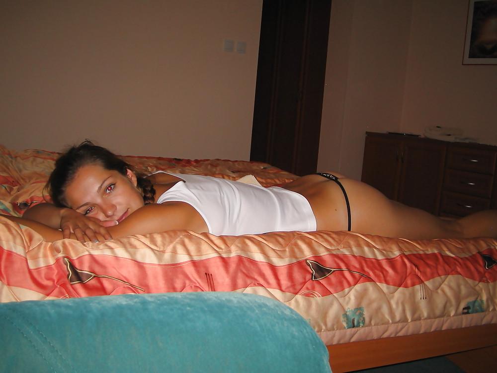 14P Sexy and Hot Amateur Bitch