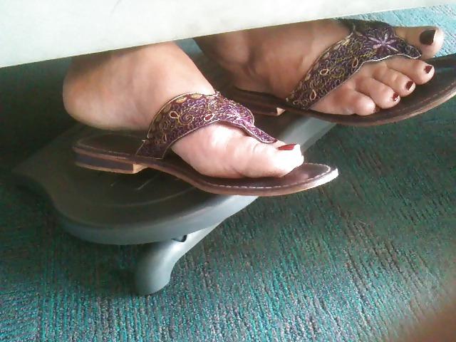 25P French Mom's Feet