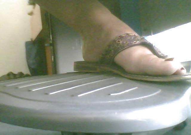 25P French Mom's Feet