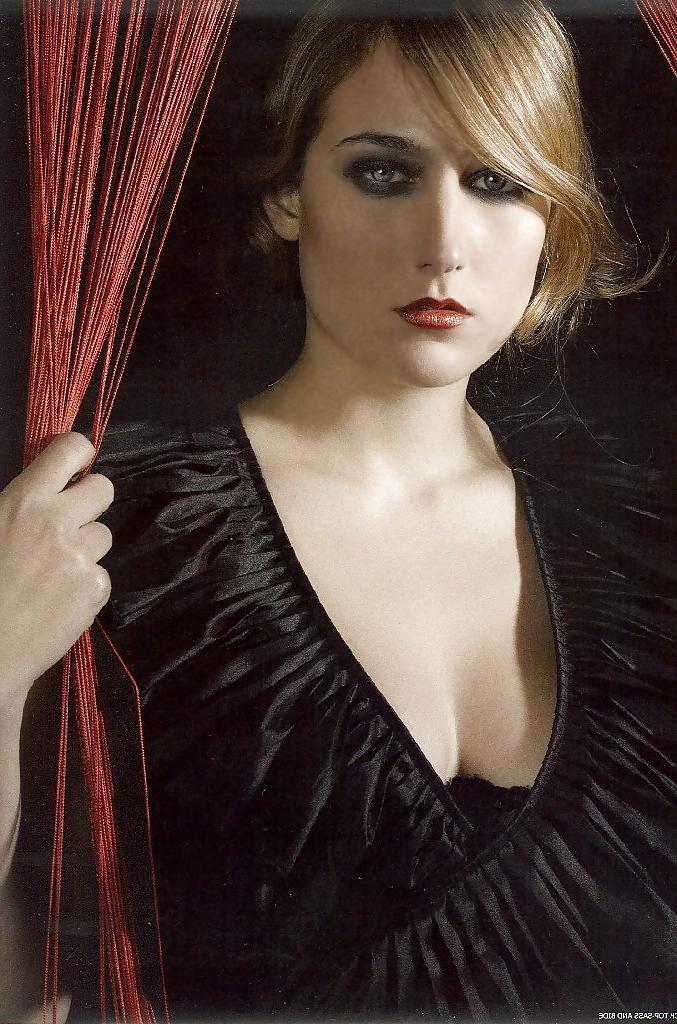 25P Leelee Sobieski  HOT BITCH