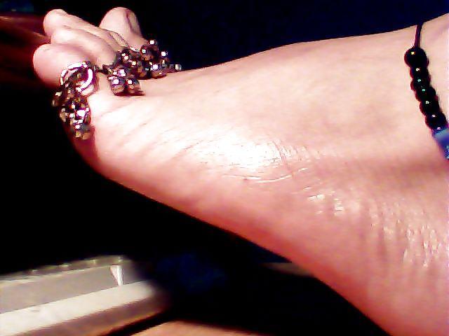 10P Sexy feet of indian aunty