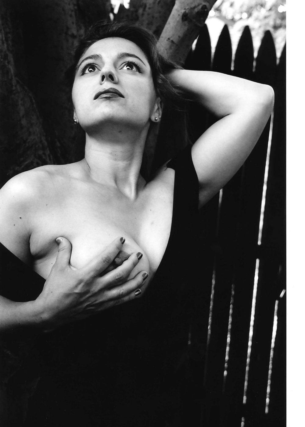 25P Art B&W gallery