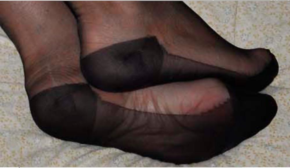 25P My Feet and Legs in Seamed Stockings!!!