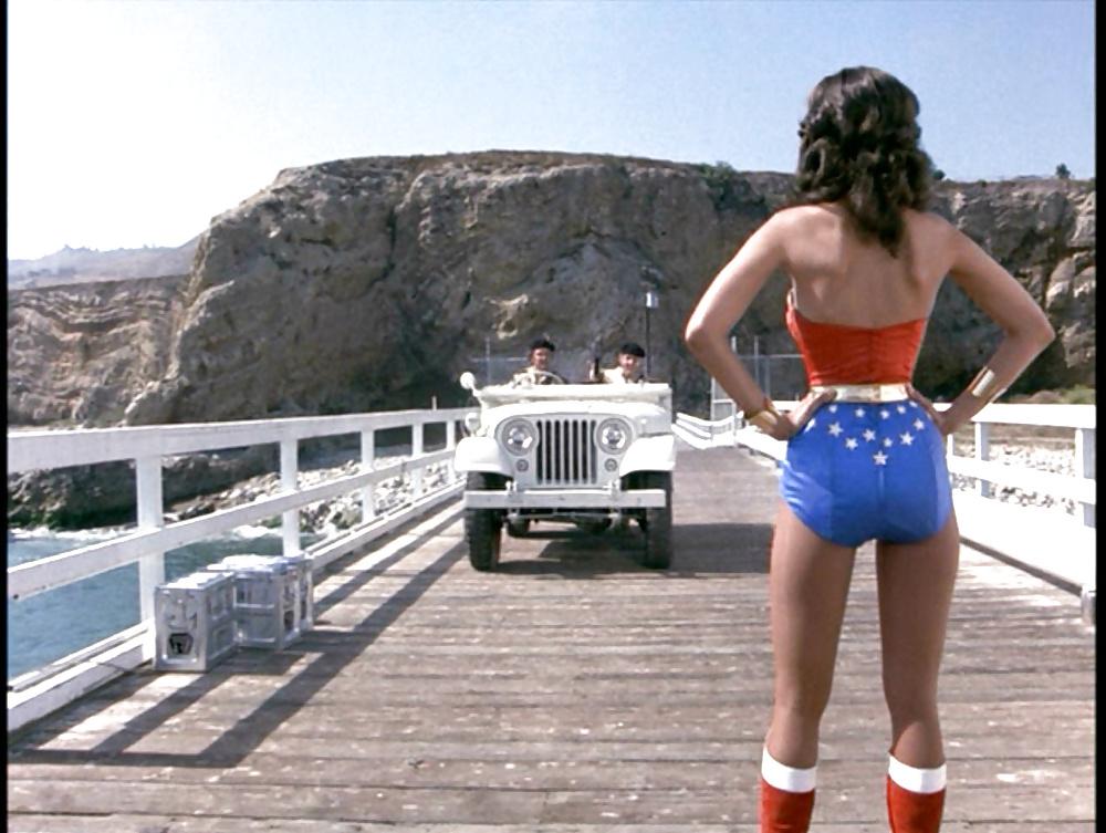25P The Way Wonder Woman Should Look!!