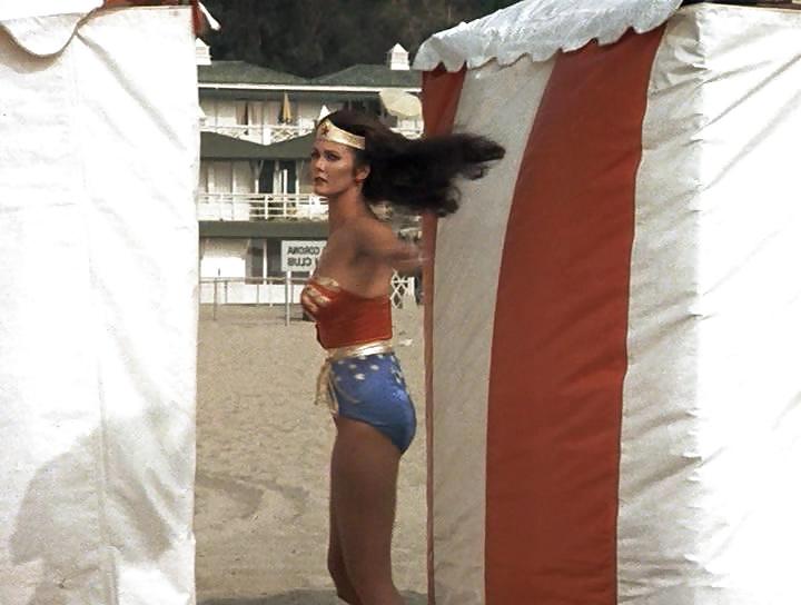 25P The Way Wonder Woman Should Look!!