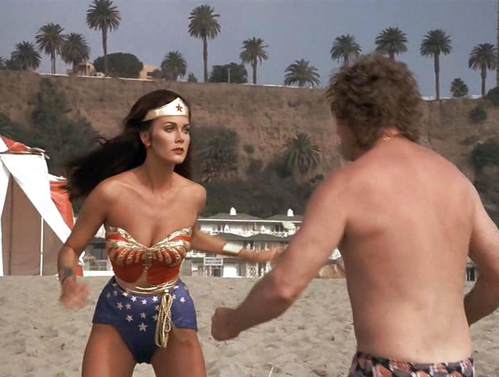 25P The Way Wonder Woman Should Look!!